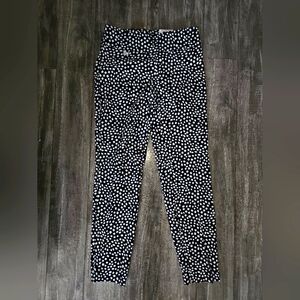 NWT Alfani Skinny Pants, blk/wht print sz 2P, never worn in perfect condition